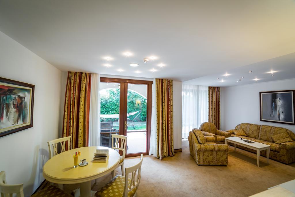 Helena Vip Villas And Suites Sluneční pobřeží Exteriér fotografie